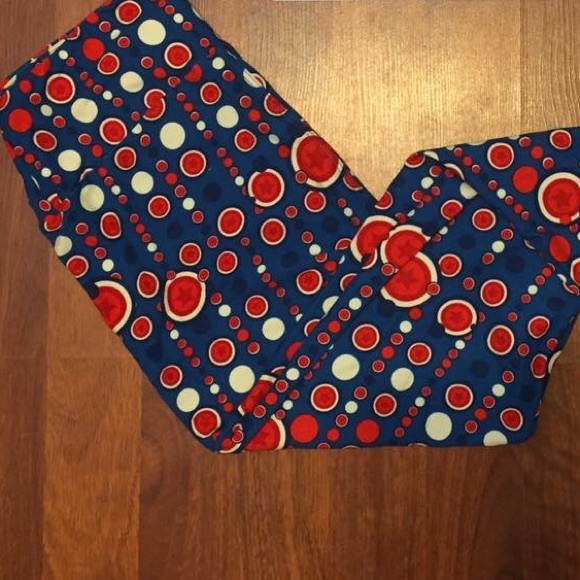 BNWT LulaRoe Captain America OS
