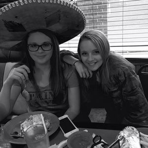 Meet your Posher, Olivia