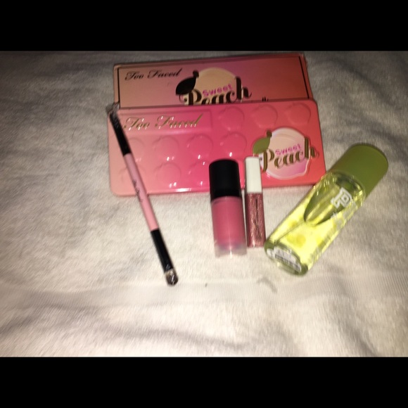 Eye shadow plus goodies