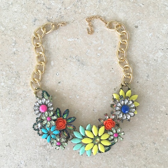 Neon statement necklace - Picture 4 of 6