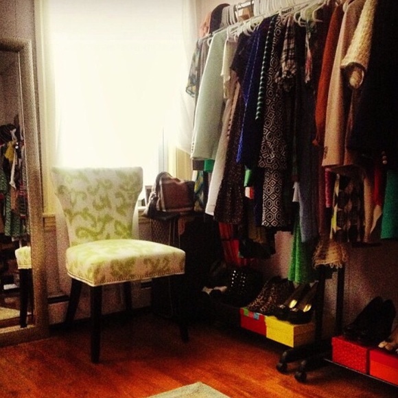 Meet your Posher, Kat - Picture 3 of 3