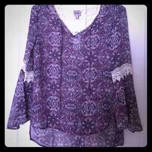 Red, white and blue tunic with pretty lace decor