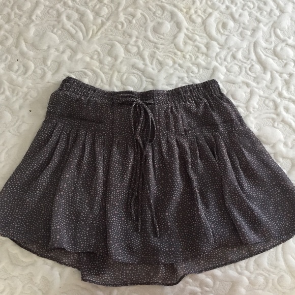 American Eagle Gray and Pink Polka Dot Skirt