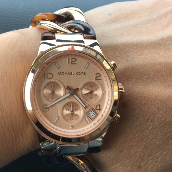 💍 Michael Kors turtoise and rose gold link watch - Picture 3 of 4