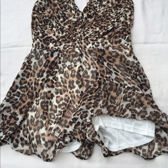 🎀 Animal Print Romper 🎀 - Picture 4 of 4