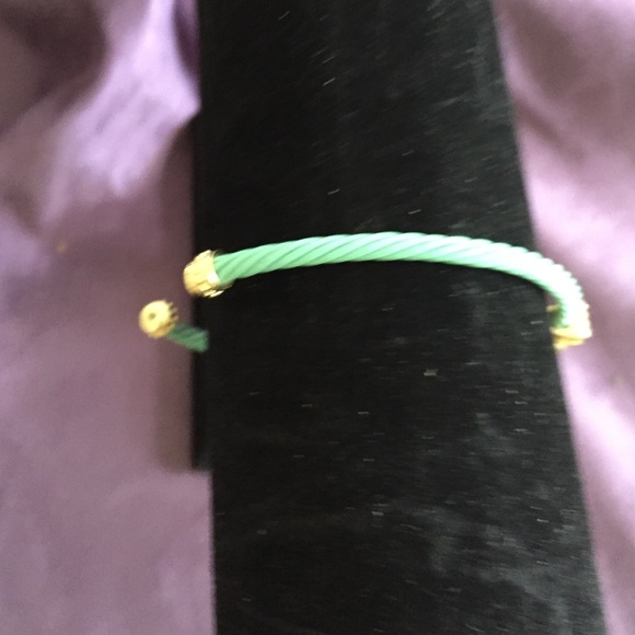 One cuff bracelet - Picture 3 of 3