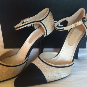 Chanel authentic pumps