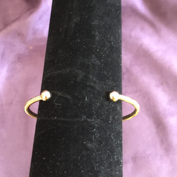 One cuff bracelet - Picture 3 of 3