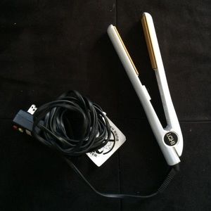 CHI hair straightener