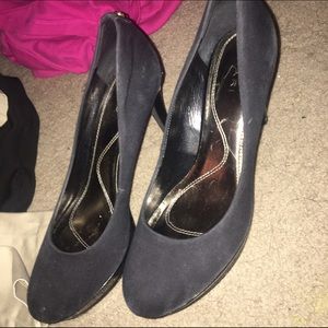 Black Tahari Pumps