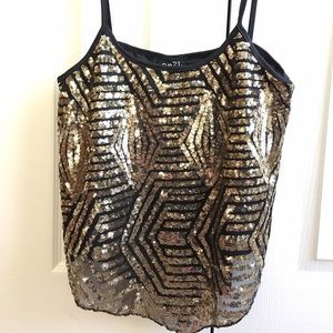 ✨Sequined top✨