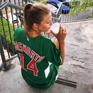 Meet your Posher, Jeanne