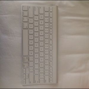 Apple Keyboard wireless battery operated 🍎