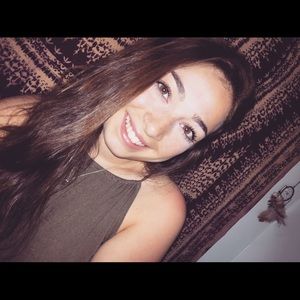 Meet your Posher, Kayla