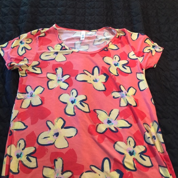 Lularoe Classic Tee