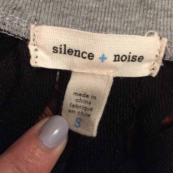 Urban Outfitters Grey Black Shirt - Picture 2 of 3