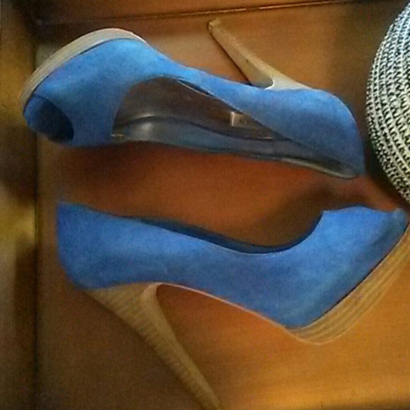 Steve Madden..Blue suede heels - Picture 2 of 3