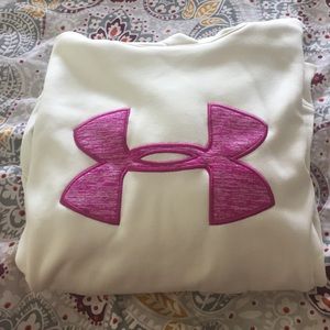 Underarmour hoodie never worn