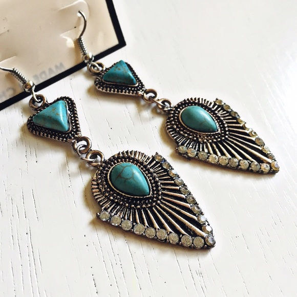 Turquoise Treasures Earrings - Picture 2 of 3