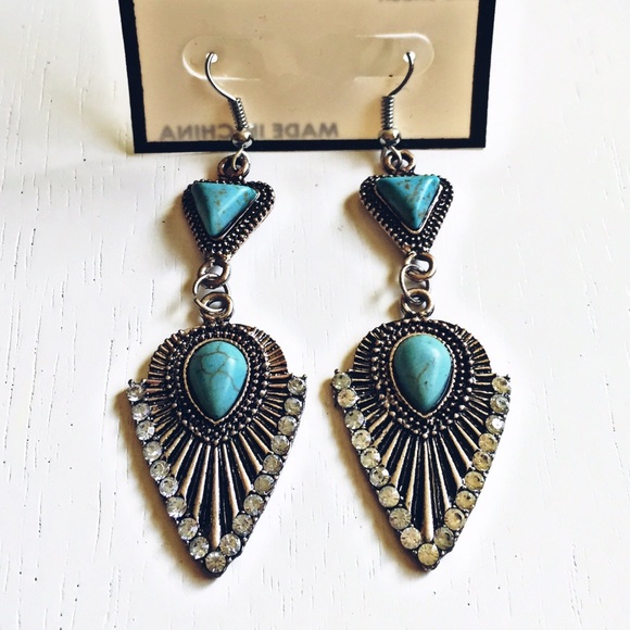 Turquoise Treasures Earrings - Picture 3 of 3