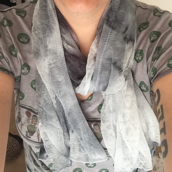 Sheer Scarf - Picture 3 of 3