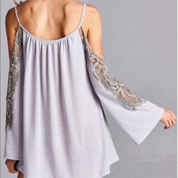 ✨HP!✨Great Sale✨Harmony Off Shoulder Top! - Picture 2 of 4