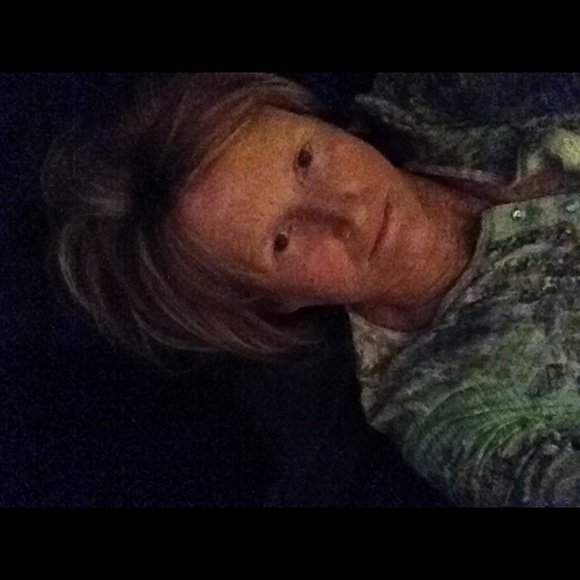 Meet your Posher, Debra - Picture 1 of 1