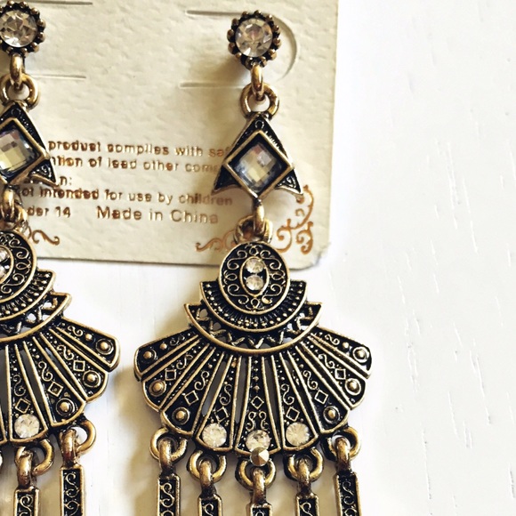 Treasured Royalty Earrings - Picture 2 of 3