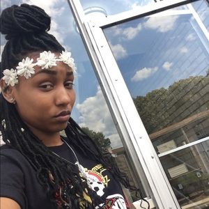 Meet your Posher, Simone