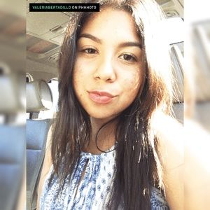 Meet your Posher, Valeria