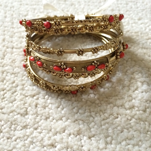 Amrita singh red stone bangles