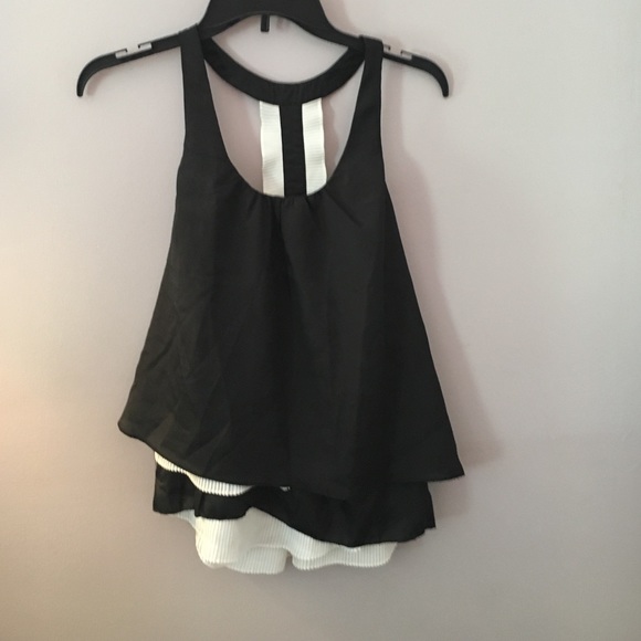 Brand new! Blank and white tank top