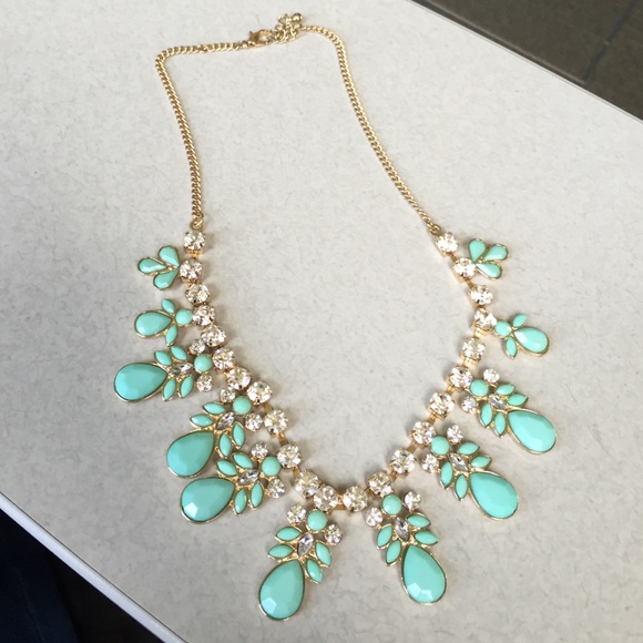 🚫SOLD!! Beautiful necklace - Picture 2 of 2