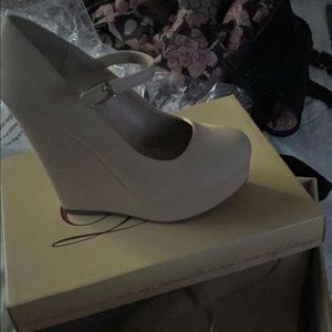 Nude Wedges