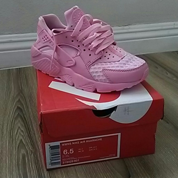 Nike Shoes - Womans Nike Air Huarache