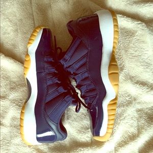 Navy/Gum Jordan 11