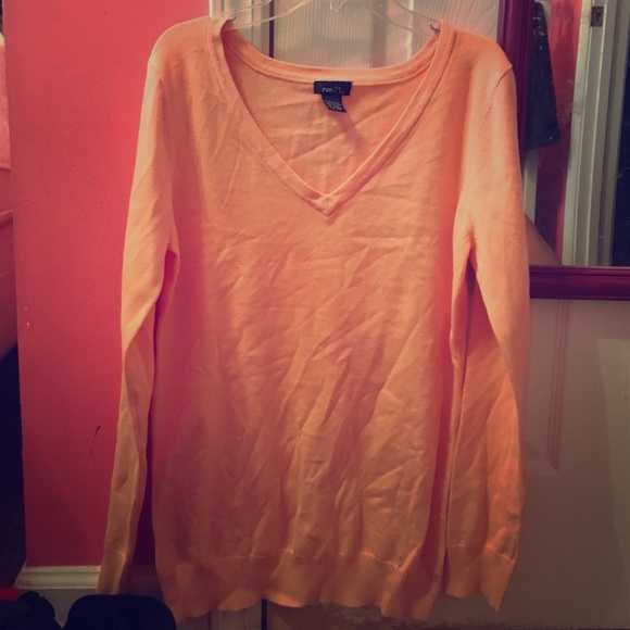 Simple pink light sweater!