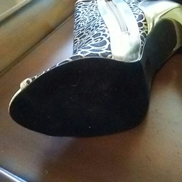 Gold and black peep toe ankle boot heels. - Picture 4 of 4