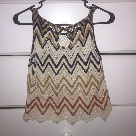 Cute crop top - Picture 2 of 2