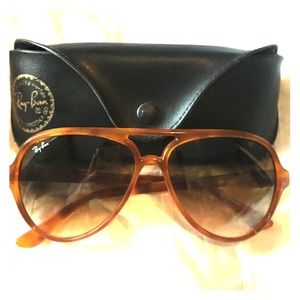 Ray Ban brown aviator sunglasses w/ plastic frame