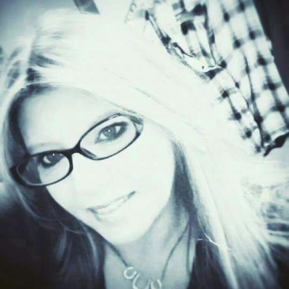Meet your Posher, Tammy - Picture 1 of 1