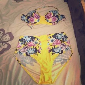 Floral Highwaisted Bikini Size L