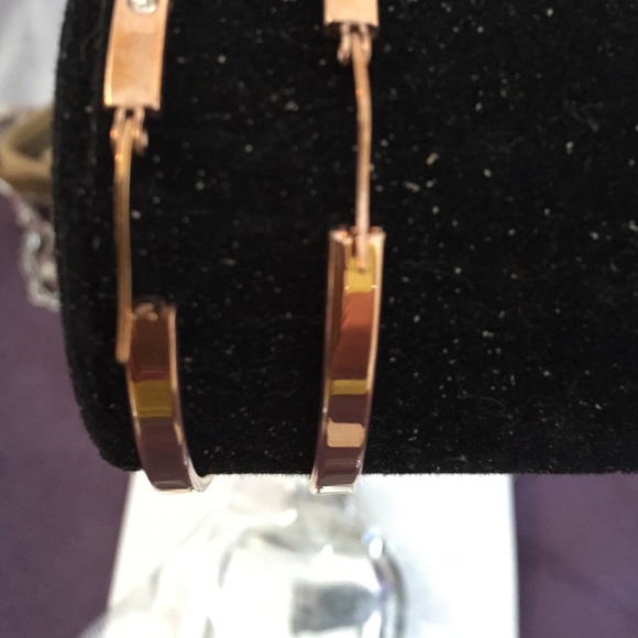 Earrings - Picture 3 of 4