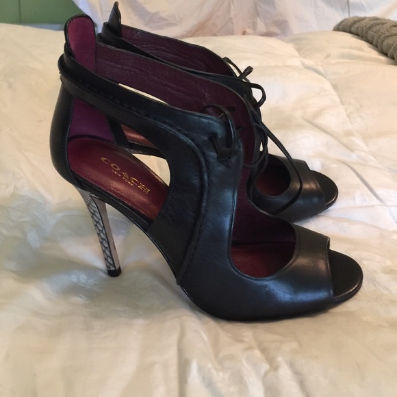 Coach Pumps - Picture 2 of 3