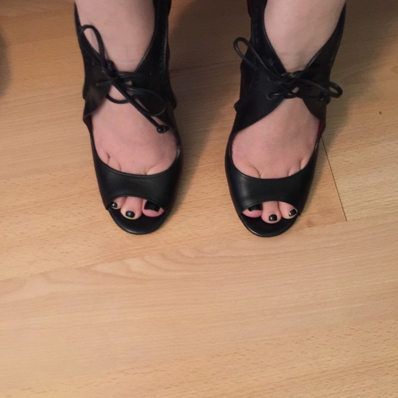 Coach Pumps - Picture 3 of 3