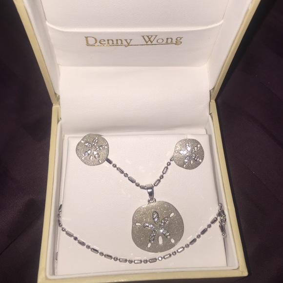 Denny Wong Sand Dollar Necklace and Earrings