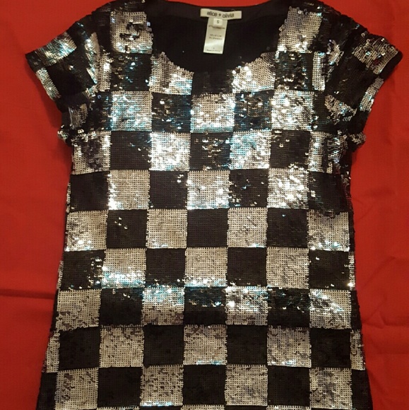 Top - Picture 2 of 2