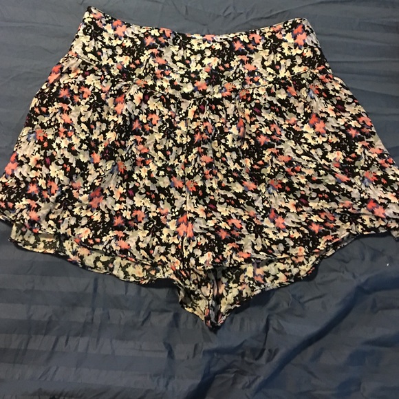 High waited soft shorts