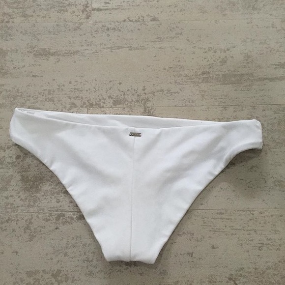 vs pink bikini bottoms