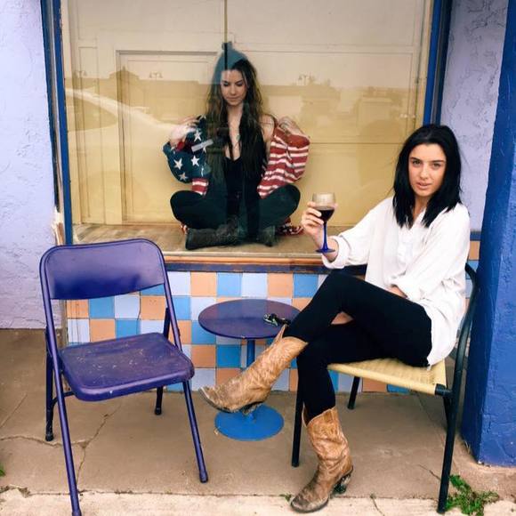 Meet your Posher, Cassandra - Picture 1 of 1